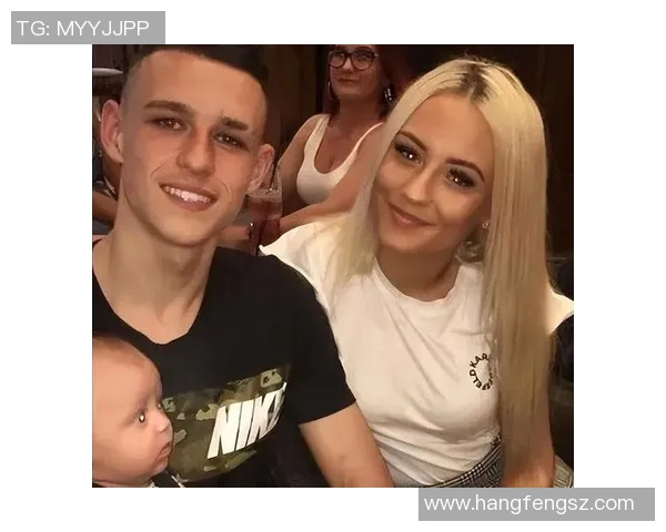 足球明星与女友争吵视频曝光引发热议网友热议情感与暴力的界限